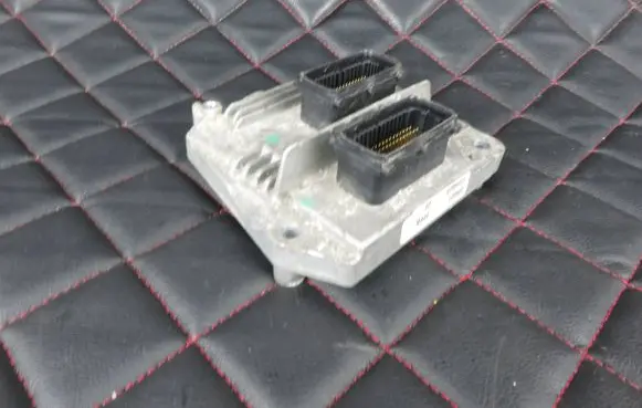 Opel Meriva A Engine control unit/module ECU 12249823 MT35E21