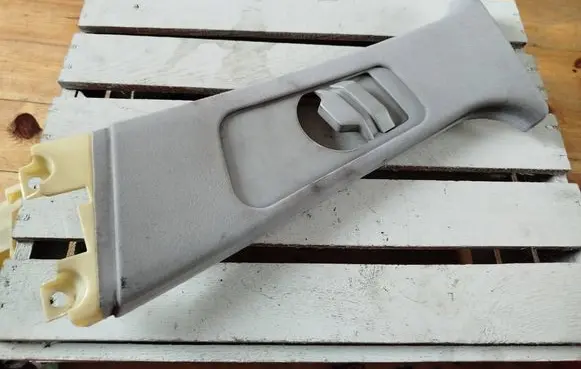 BMW 3 E46 (B) pillar trim (top) 8193779