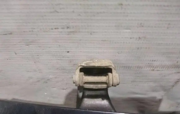 Ford Kuga I Tailgate/trunk/boot hinge 