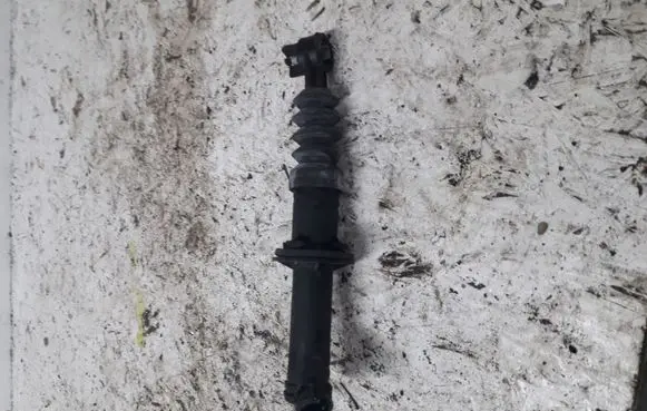 Renault Clio III Clutch slave cylinder 