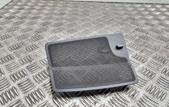 BMW 5 E60 E61 Dash center speaker trim cover 6928367 4673924 12032006