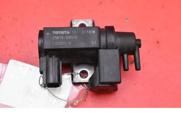 Toyota Yaris Vacuum valve 25819-0W010