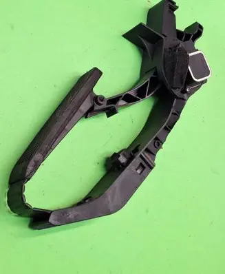 Mercedes-Benz C W203 Accelerator throttle pedal A2033000104