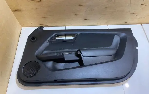 Ford Mustang VI Front door card panel trim FR3B6323942