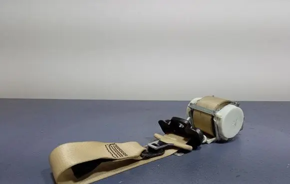 Jaguar XF X250 Front seatbelt 9X23-F611B08