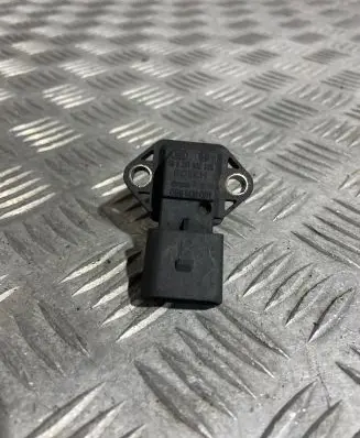 Volkswagen PASSAT B6 Air pressure sensor 059906051