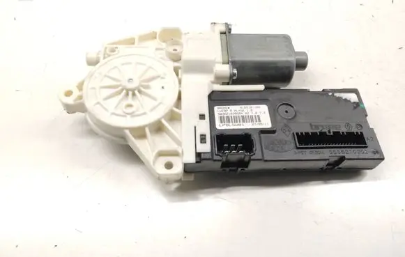 Renault Latitude (L70) Front door window regulator motor 5556210202