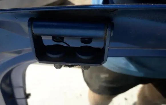 Mazda Demio Tailgate/trunk/boot hinge