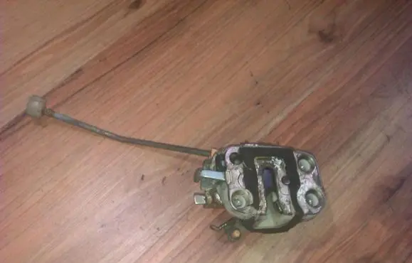 Mazda 323 F Front door lock