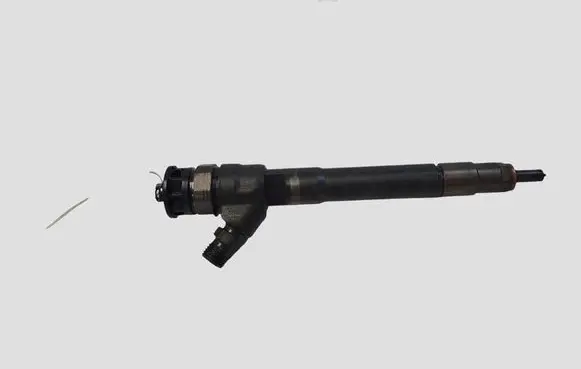Nissan Qashqai Fuel injector 0445110414