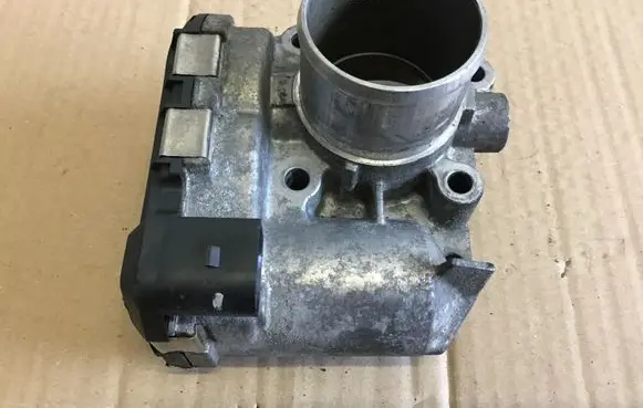 Renault Laguna III Throttle valve 8200330810 0281002681 8200330812