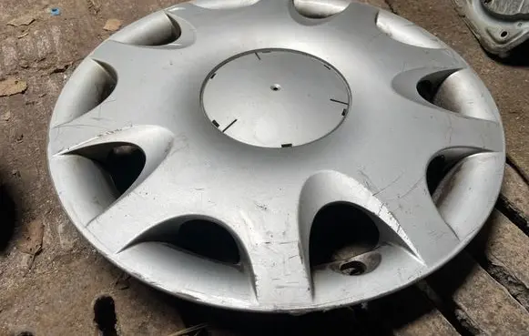 Mercedes-Benz Vaneo W414 R15 wheel hub/cap/trim 1694000025 5378