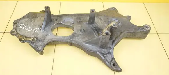 Mitsubishi Pajero Engine mounting bracket 6G74