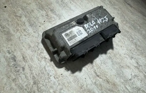 Volkswagen Polo V 6R Engine control unit/module 03C906024CN