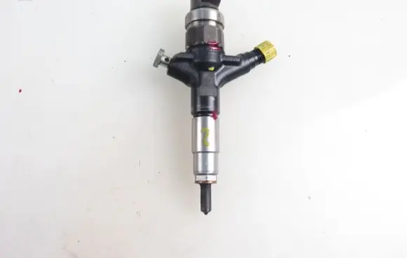 Subaru Impreza III Fuel injector 16613AA020