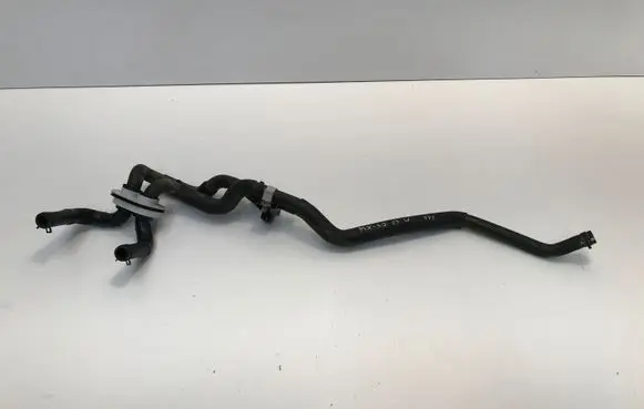 Engine coolant pipe/hose
