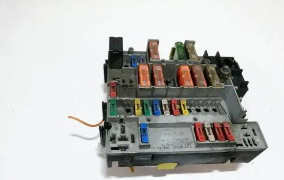 Citroen Xsara Picasso Fuse box set 962802448002 31155904
