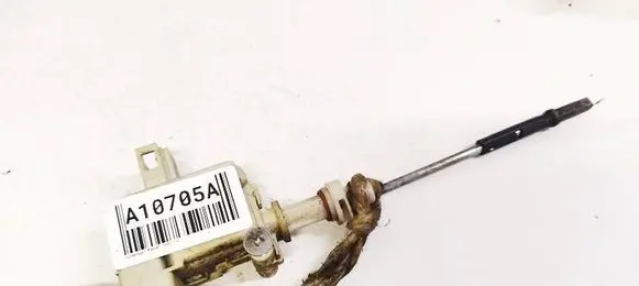 Skoda Octavia Mk1 (1U) Central locking motor 3B0810773A 3B0959782