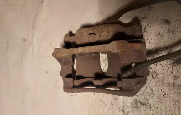 Opel Vivaro Front brake caliper