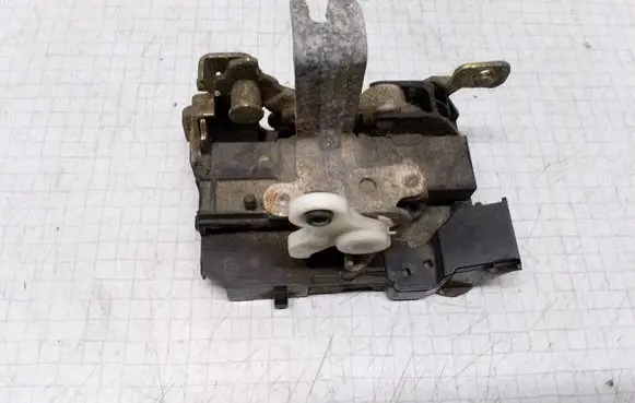 Renault Laguna I Tailgate/trunk/boot lock/catch/latch