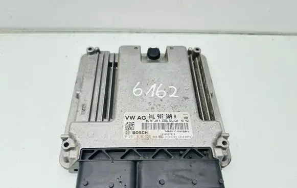 Seat Leon (5F) Engine control unit/module 04L907309A 0281018526