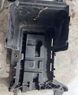 Audi A3 S3 8P Battery tray 1K0915333