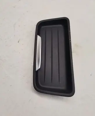 Cup holder front