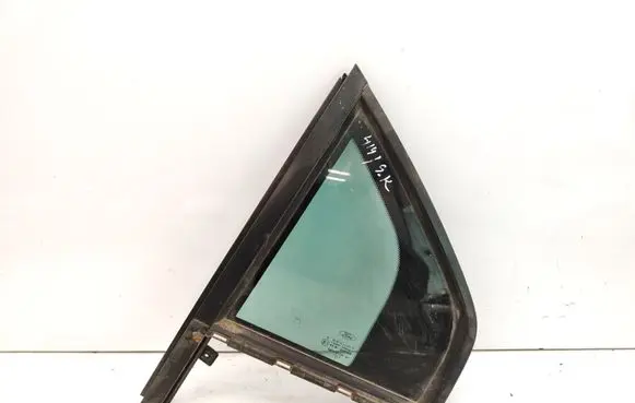 Ford Mondeo Mk III Rear vent window glass 43R001108
