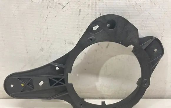 Peugeot 3008 II Side speaker frame 9813827080