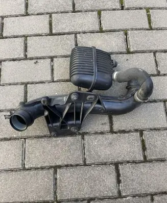 Intake resonator