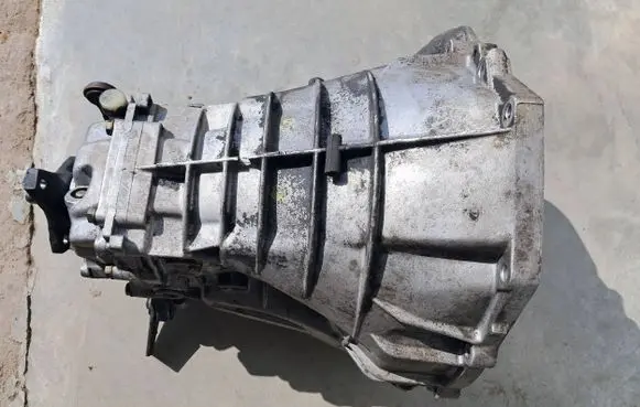 Mercedes-Benz E W124 Manual 4 speed gearbox 1242600401