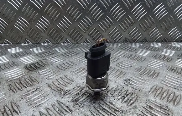 Audi A6 S6 C6 4F Fuel pressure sensor 059130758E