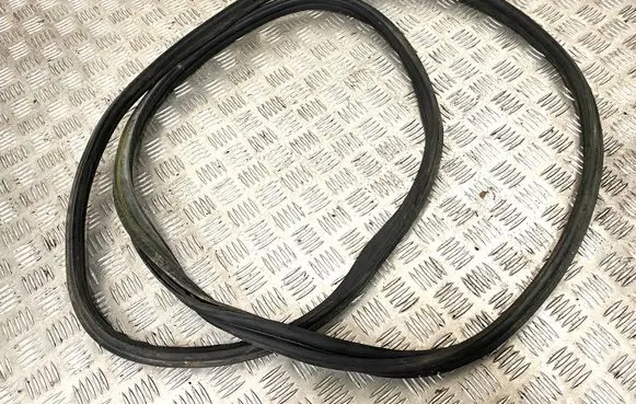 Peugeot 207 Trunk rubber seal (body) 