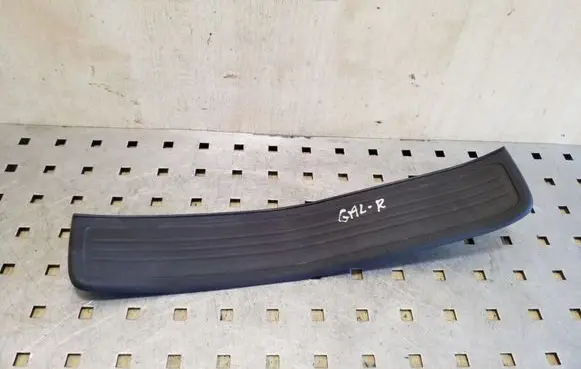 Honda CR-V Rear sill trim cover 84212SWAA