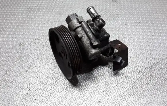 Peugeot 406 Power steering pump 9624660480