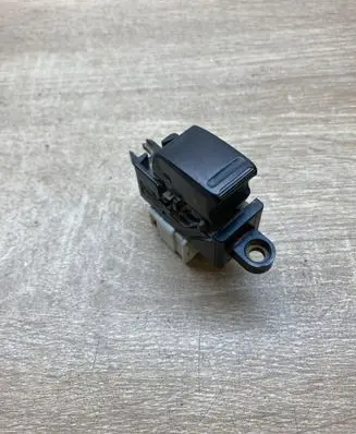 Nissan Almera Electric window control switch Nissanwindowswitch