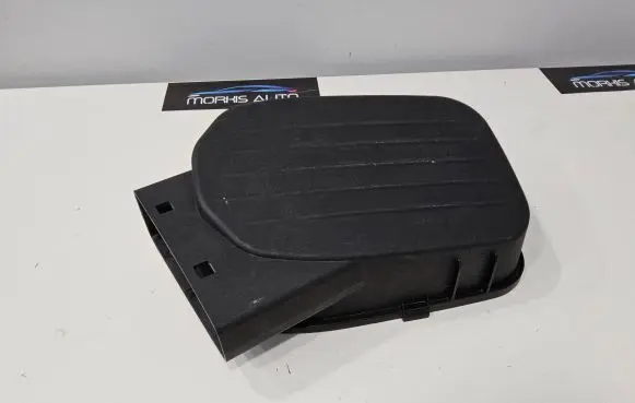 Maserati Ghibli Air filter box cover 670001585 70552755 7055275501
