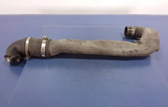 Opel Zafira B Air intake hose/pipe 55353825