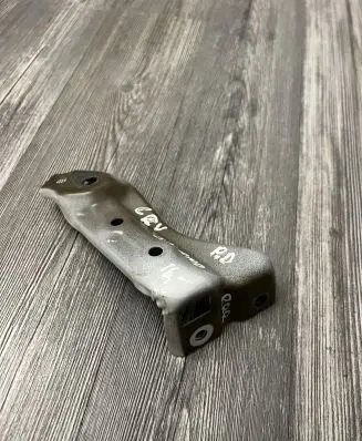 Fender mounting bracket