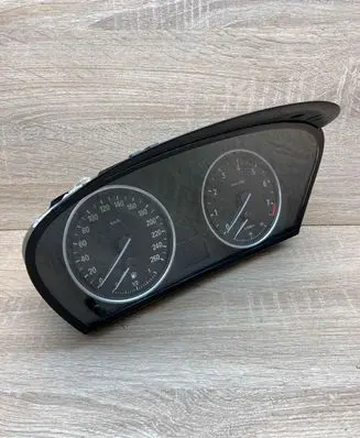 BMW 5 E60 E61 Speedometer (instrument cluster) 9177259 110080213 936