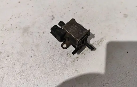 Audi A6 S6 C5 4B Turbo solenoid valve 026906283H 72161000 991014