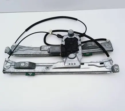 Renault Clio III Front door window regulator with motor 400856D