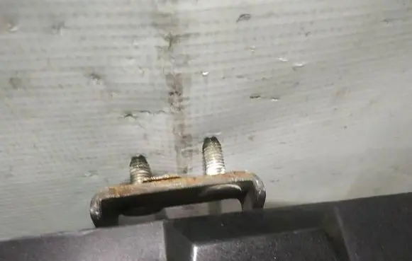 Chevrolet Captiva Tailgate/trunk/boot hinge 