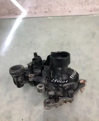Ford Focus Water pump 9825882180