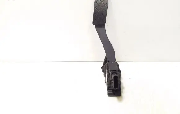 Volkswagen Tiguan Accelerator throttle pedal 5Q1723503J