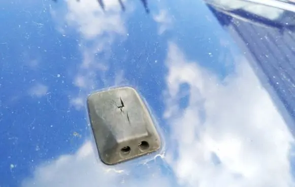Windshield washer spray nozzle