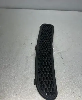 Mini One - Cooper R50 - 53 Front bumper upper radiator grill 7122505
