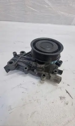 Opel Zafira B Water pump 55505570