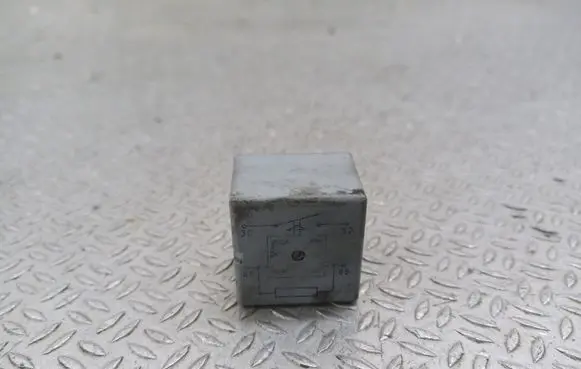 Volkswagen Touareg I Other relay 141951253B