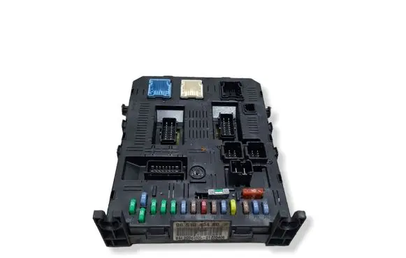 Citroen C4 I Fuse module 9661940480